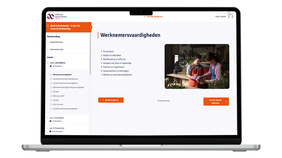 e-learningplatform special heroes op laptop