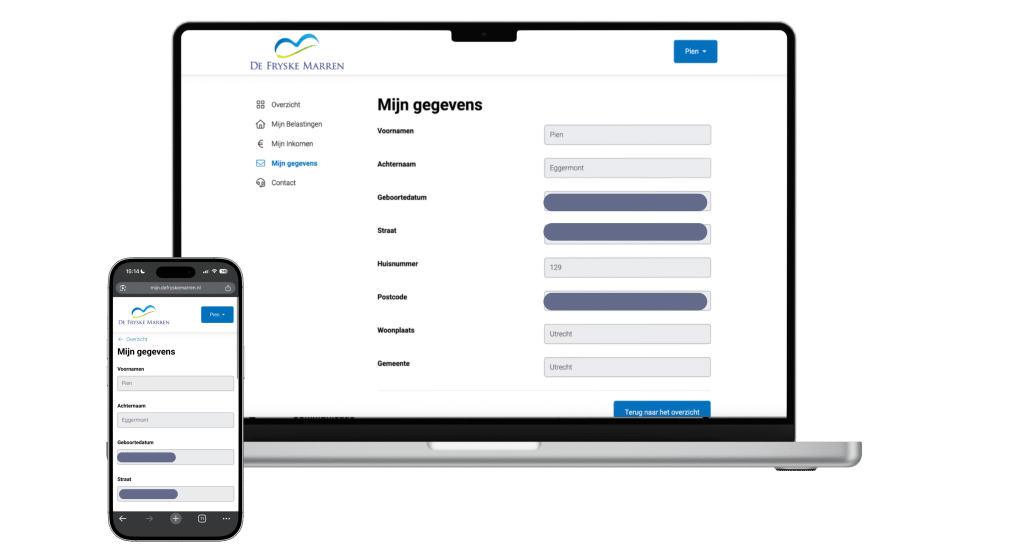 Overzichtspagina van MijnGegevens in de MijnOmgeving van gemeente De Fryske Marren op een laptopscherm en een mobiel. Je ziet voor- en achternaam, geboortedatum, je adres en je gemeente.
